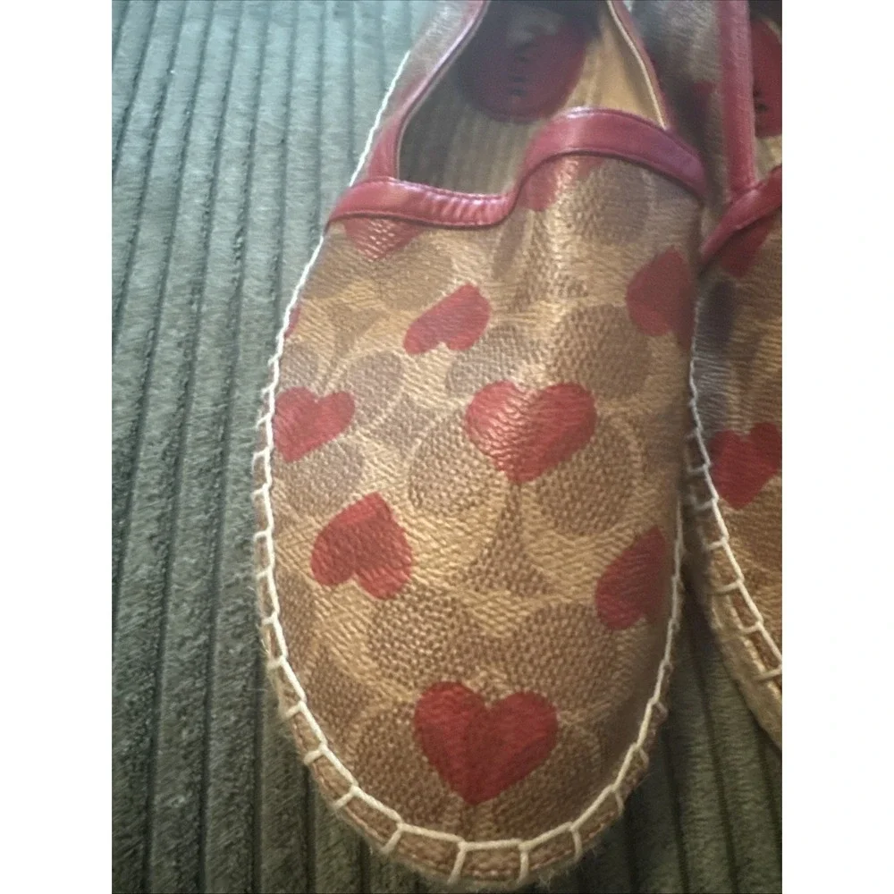 COACH Collins Valentine's Women Espadrille Khaki Brown Red Heart Size 9.5